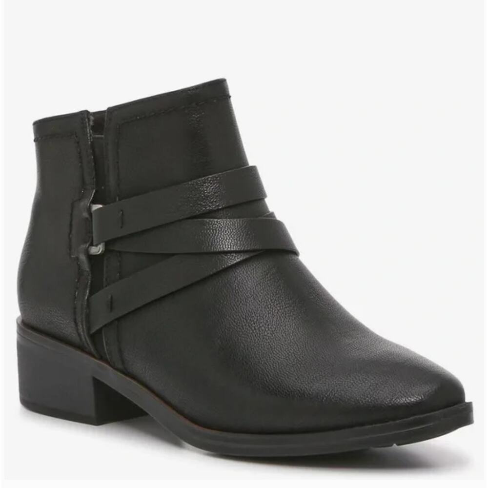 Baretraps Magena Boots 10 NWT Black Ankle Booties Bare Traps Vegan Leather